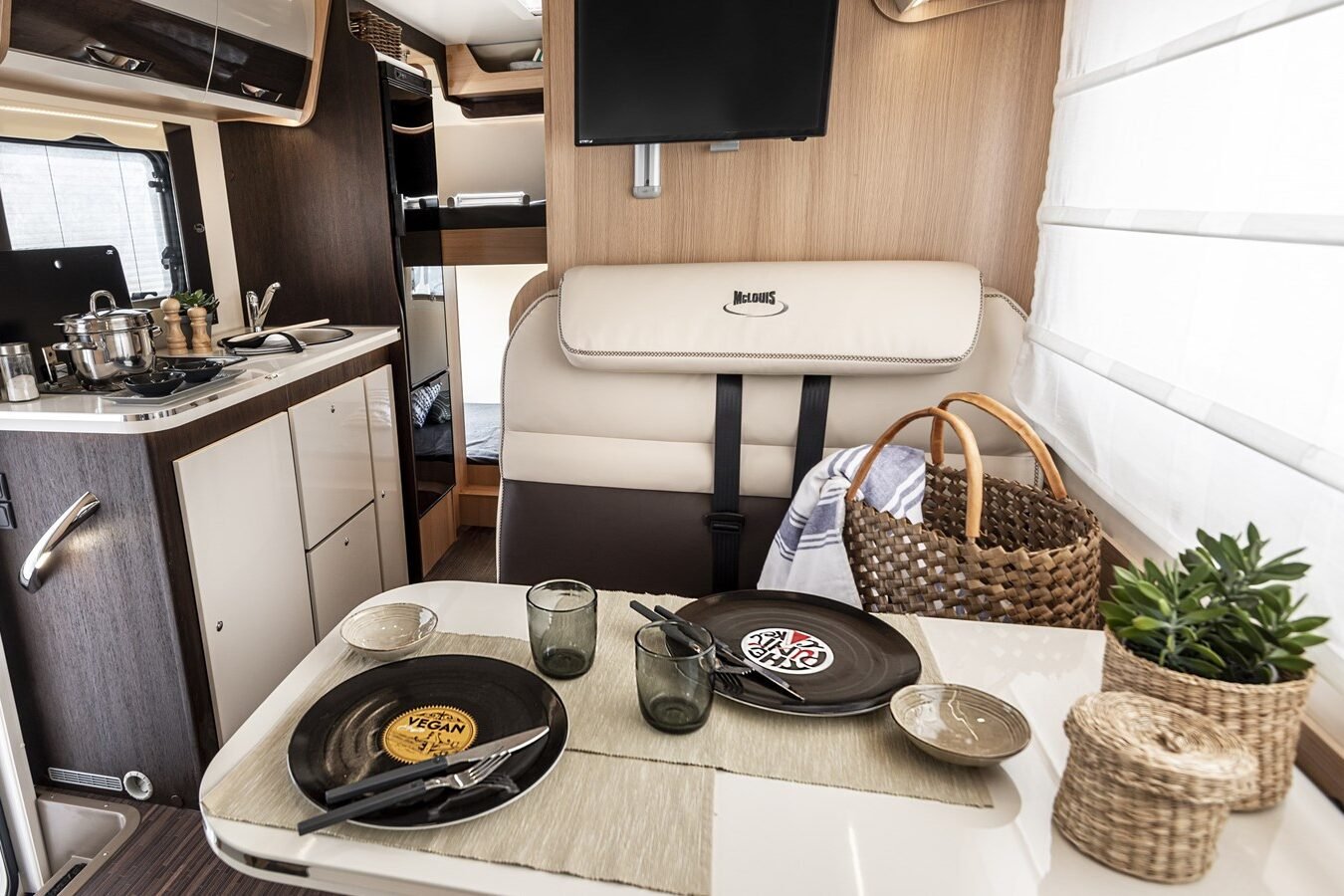 McLouis Glamys 220 4 McLouis 220 int 013_c1800x900